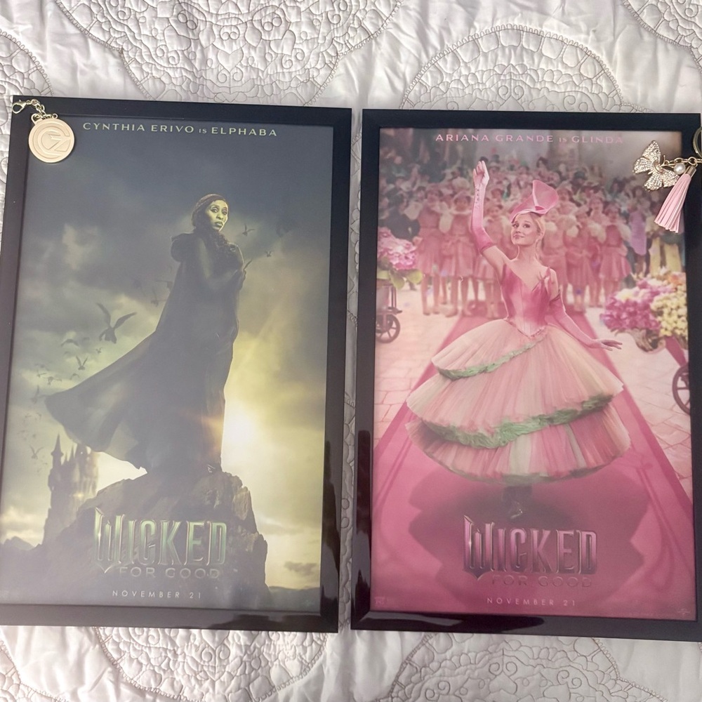 Wicked Movie Posters Set Rare Elphaba and Glinda Plus More💕💚